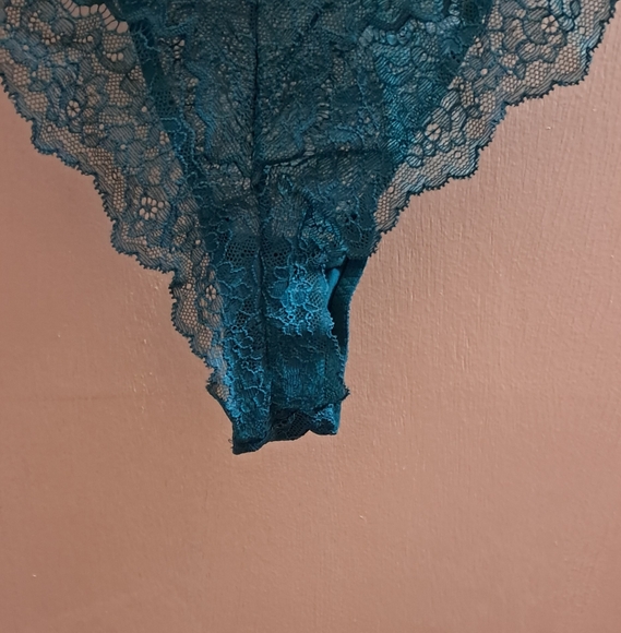 Victoria's Secret lingerie - Picture 8 of 9